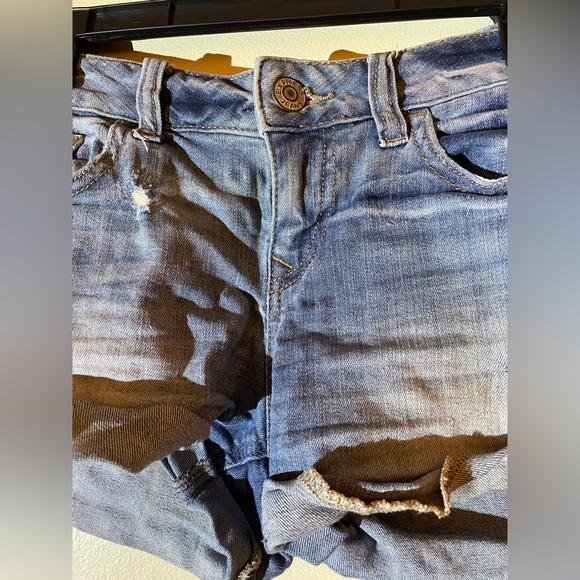 Express Low Rise Distressed Jean Shorts - Picture 3 of 6